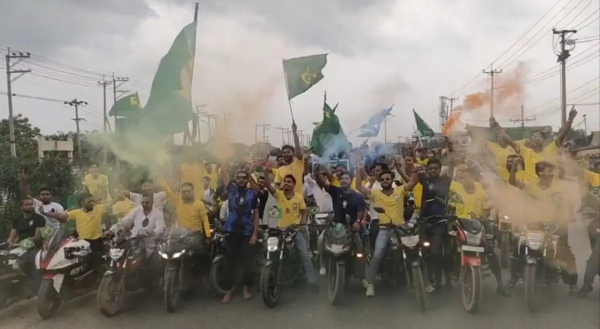 ব্রাজিল ভক্তদের উচ্ছ্বাসে মাতল সোনারগাঁও, মহাসড়কে বর্ণিল শোভাযাত্রা