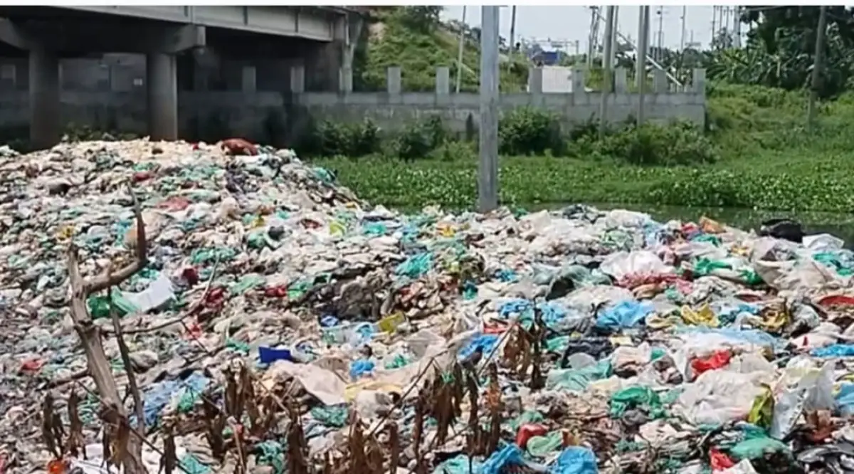ডাম্পিং স্টেশন নেই সোনারগাঁয়ে, ময়লার ভাগাড় ঐতিহ্যের মারিখালি নদী