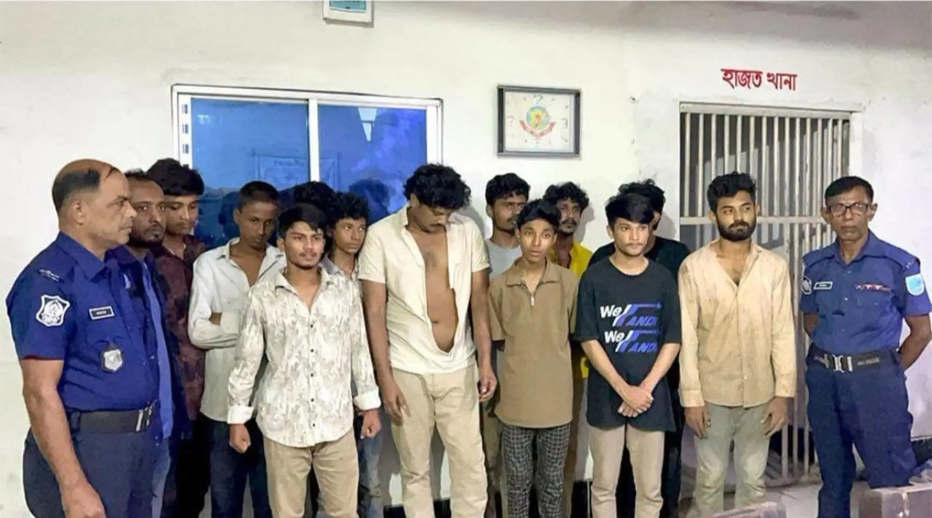 সোনারগাঁয়ে মিছিলের চেষ্টাকালে নিষিদ্ধ ছাত্রলীগের ১২ নেতাকর্মী আটক