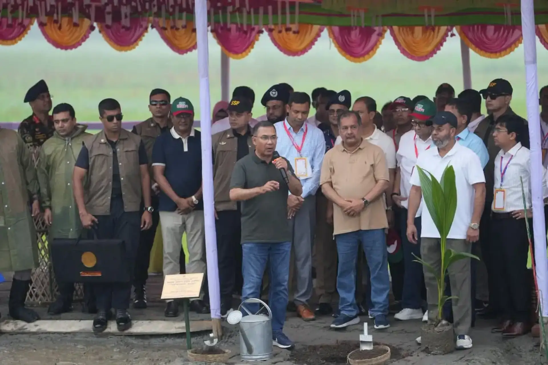 ১ বছরে ৪১ লাখ নারী পাবেন ফ্যামিলি কার্ড, গৌরনদীতে প্রধানমন্ত্রী তারেক রহমান