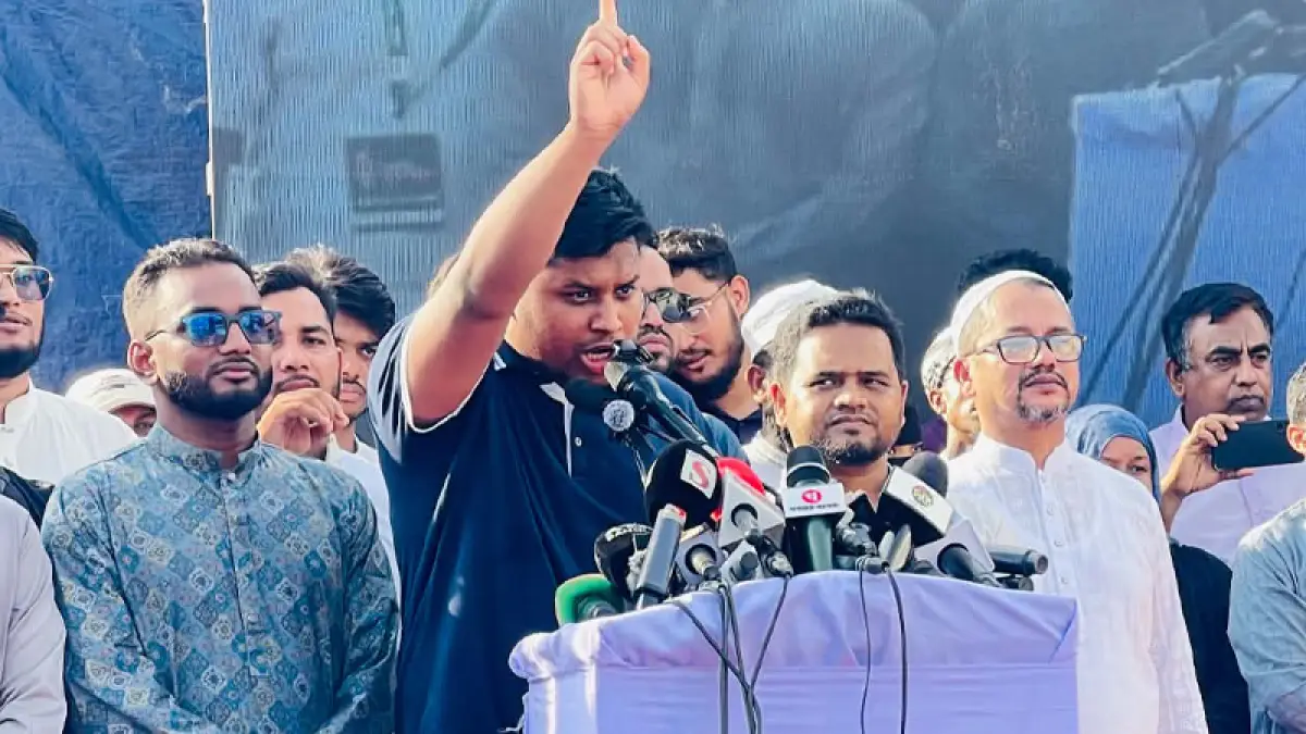 ফার্মের মুরগির ছাত্ররা রাস্তায় নেমেছিল বলেই আপনি এখন শিক্ষামন্ত্রী, হাসনাত আব্দুল্লাহ