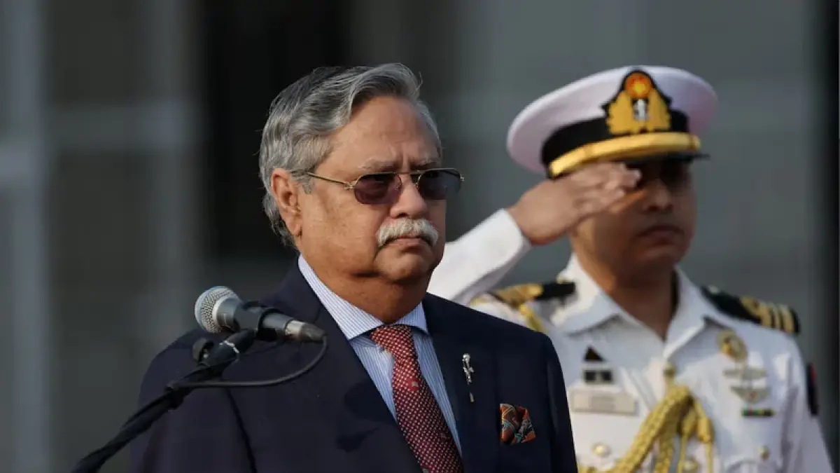 শারীরিক অসুস্থতার কারণ দেখিয়ে রাষ্ট্রপতির পদত্যাগ