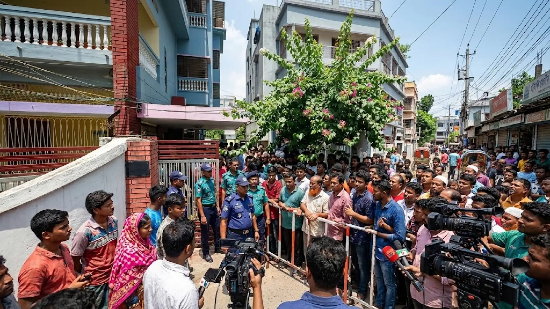 সিলেটে ত্রিপল মার্ডার, প্রেমিক আটক, অনৈতিক প্রস্তাবে রাজি না হওয়ায় হত্যাকাণ্ড
