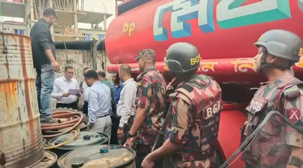 সিদ্ধিরগঞ্জে চোরাই তেল সিন্ডিকেটের বিরুদ্ধে অভিযান, বিপুল জ্বালানি উদ্ধার